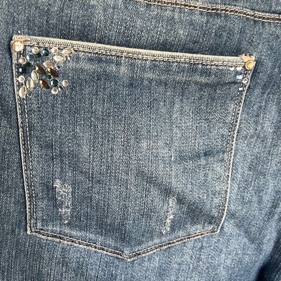 WHBM girlfriend fit denim with rhinestone embellishments size 8 - Picture 4 of 7